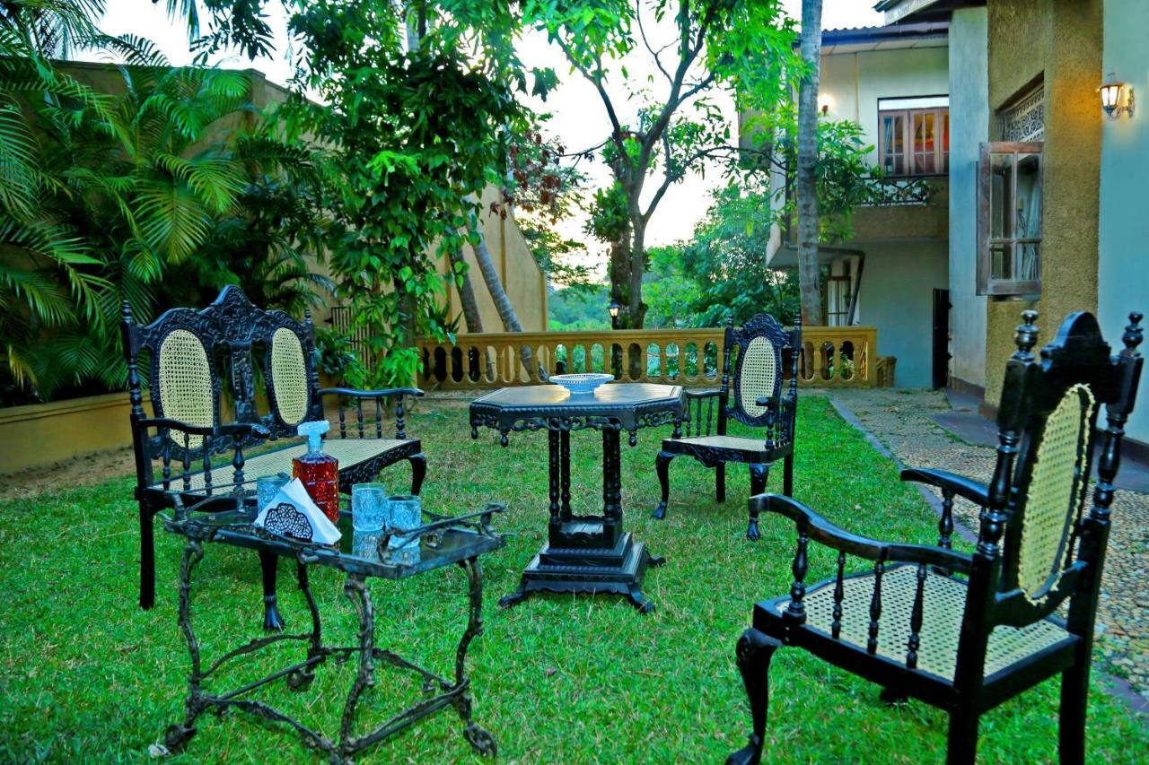 Heina Nature Villa Colombo Exterior photo